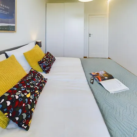 Sloneczny Apartament Czeslawa Milosza Z Parkingiem By Renters Apartment Gdansk