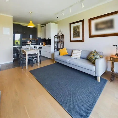 Sloneczny Apartament Czeslawa Milosza Z Parkingiem By Renters Gdansk